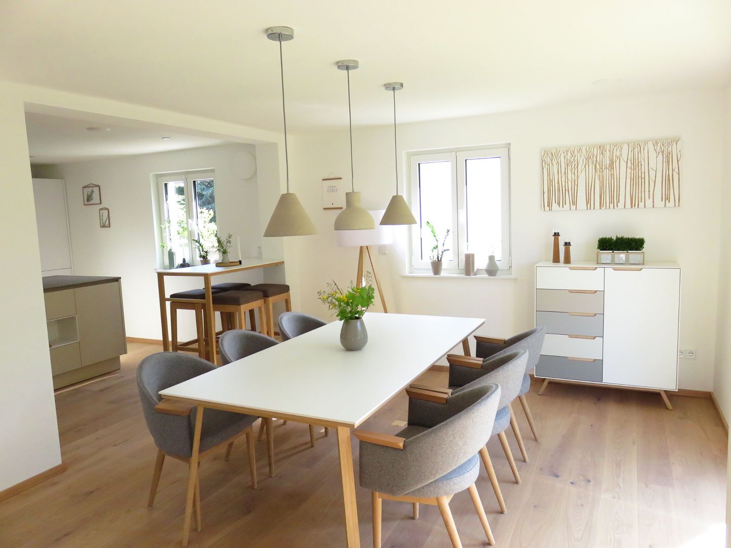 homify Modern dining room