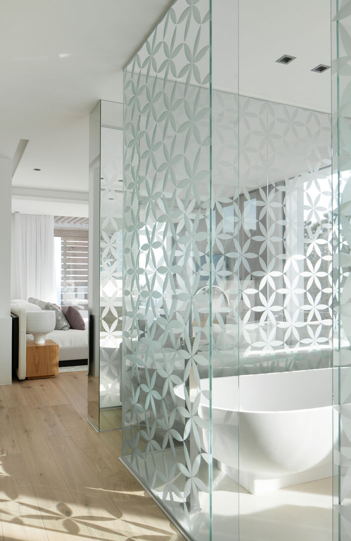 Roca Llisa, ARRCC ARRCC Modern bathroom