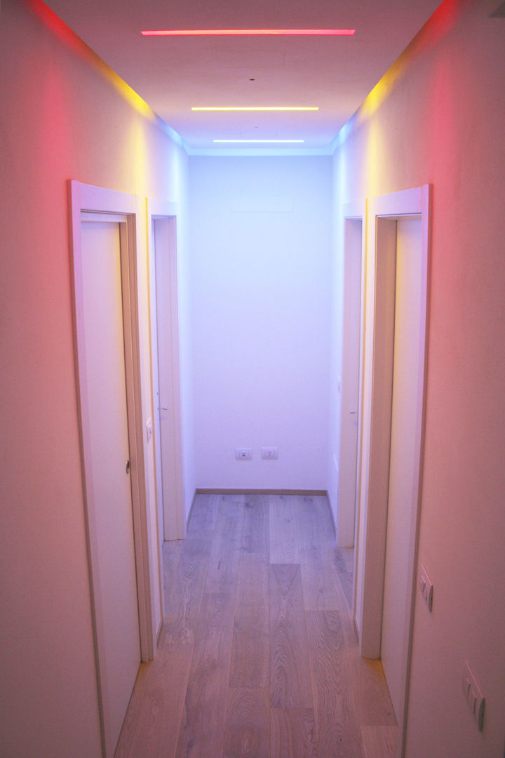 homify Modern corridor, hallway & stairs لکڑی Wood effect