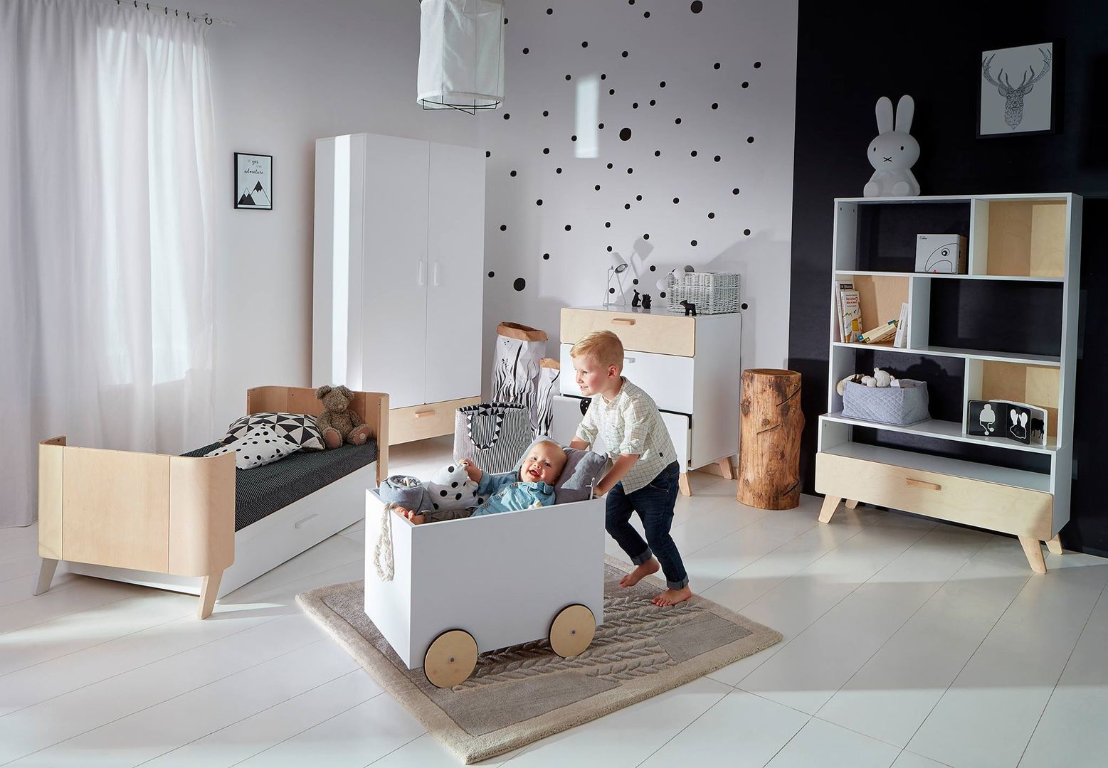 homify Klassieke kinderkamers Garderobe- & ladekasten