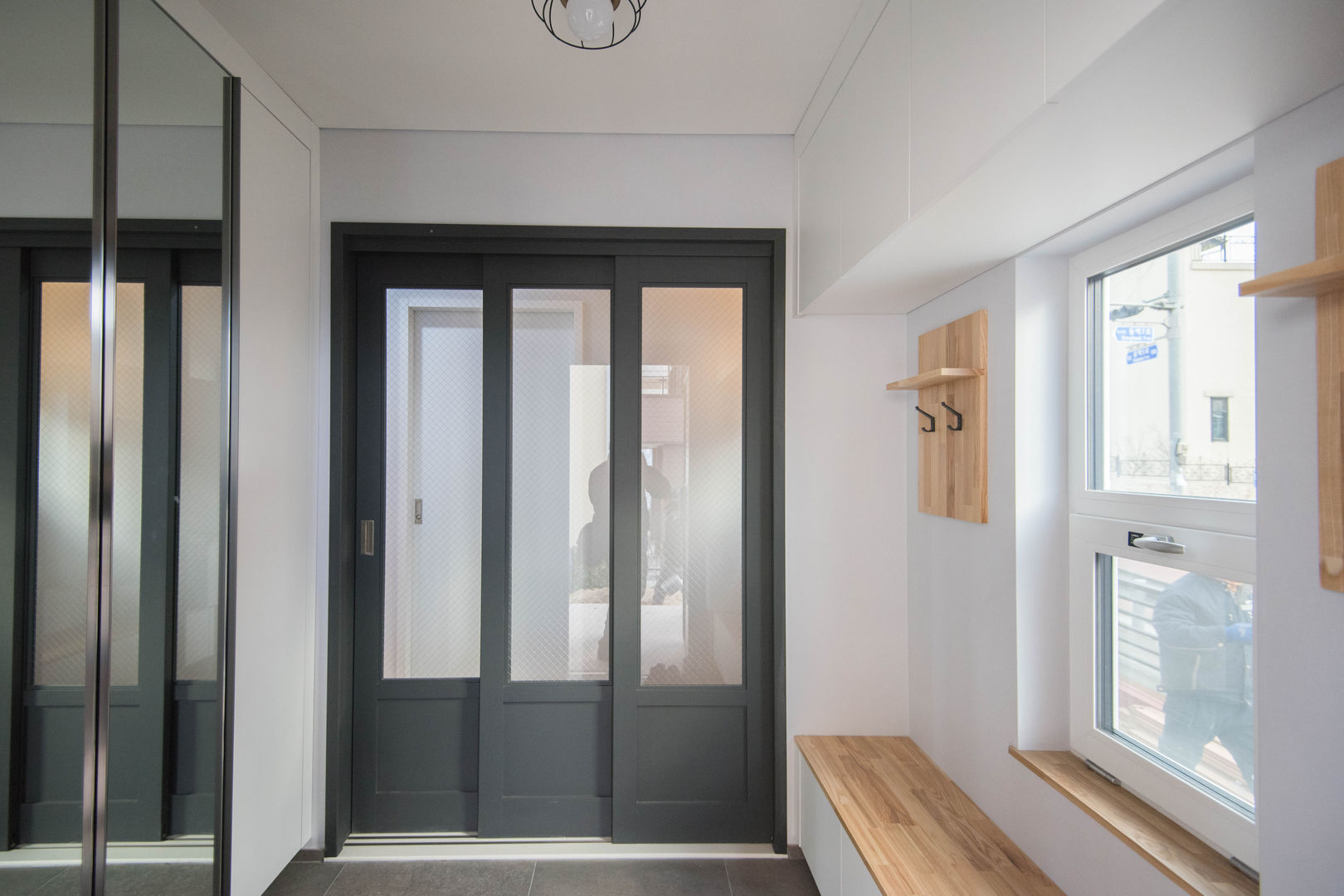 homify Couloir, entrée, escaliers modernes