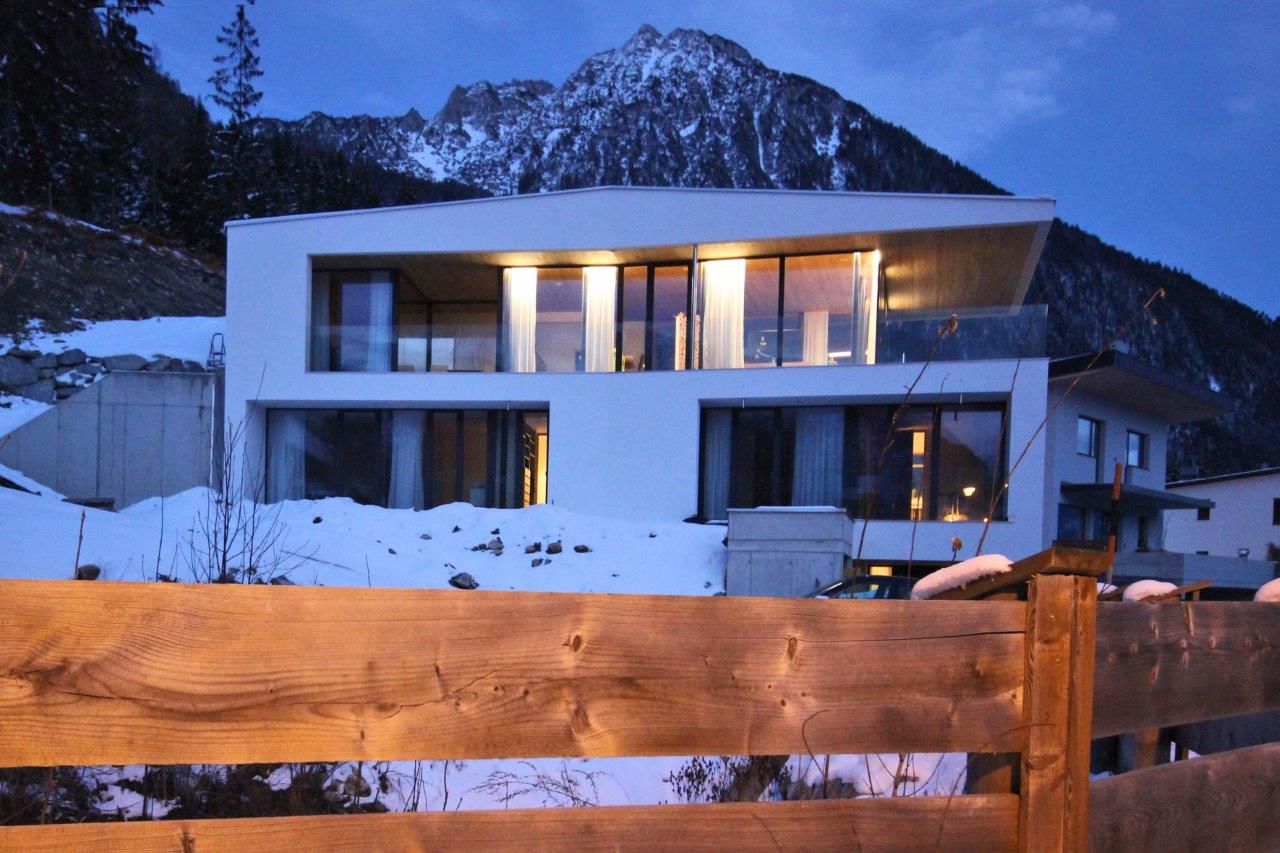 EINFAMILIENHAUS HND, BESTO ZT GMBH_ Architekt DI Bernhard Stoehr BESTO ZT GMBH_ Architekt DI Bernhard Stoehr منازل