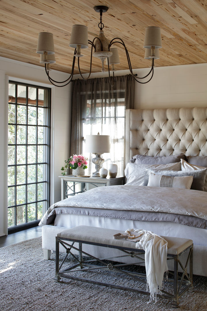 Ridgeview Showhouse, Christopher Architecture & Interiors Christopher Architecture & Interiors Bedroom