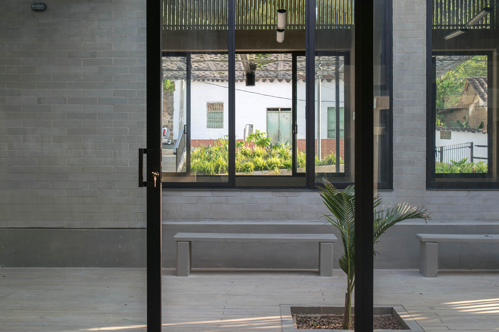 PARQUE EDUCATIVO DE SOPETRÁN ANTIOQUIA, santiago castrillón hincapié santiago castrillón hincapié Modern style balcony, porch & terrace