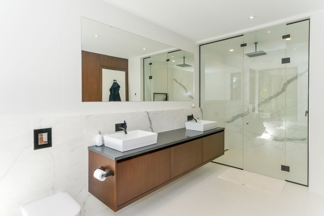 homify Modern Banyo