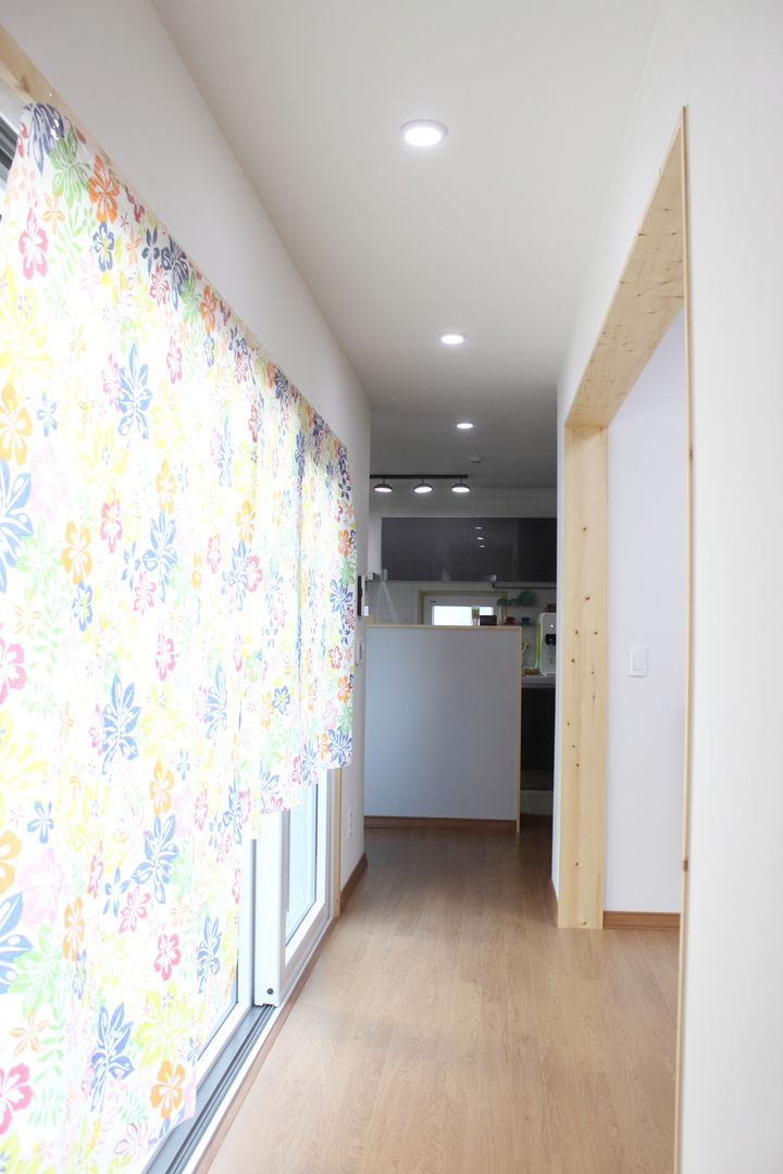 homify Corredores, halls e escadas modernos