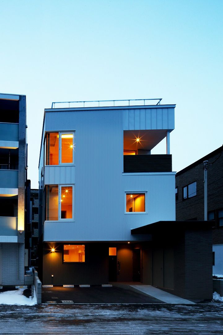 双空の家, 富谷洋介建築設計 富谷洋介建築設計 Modern houses