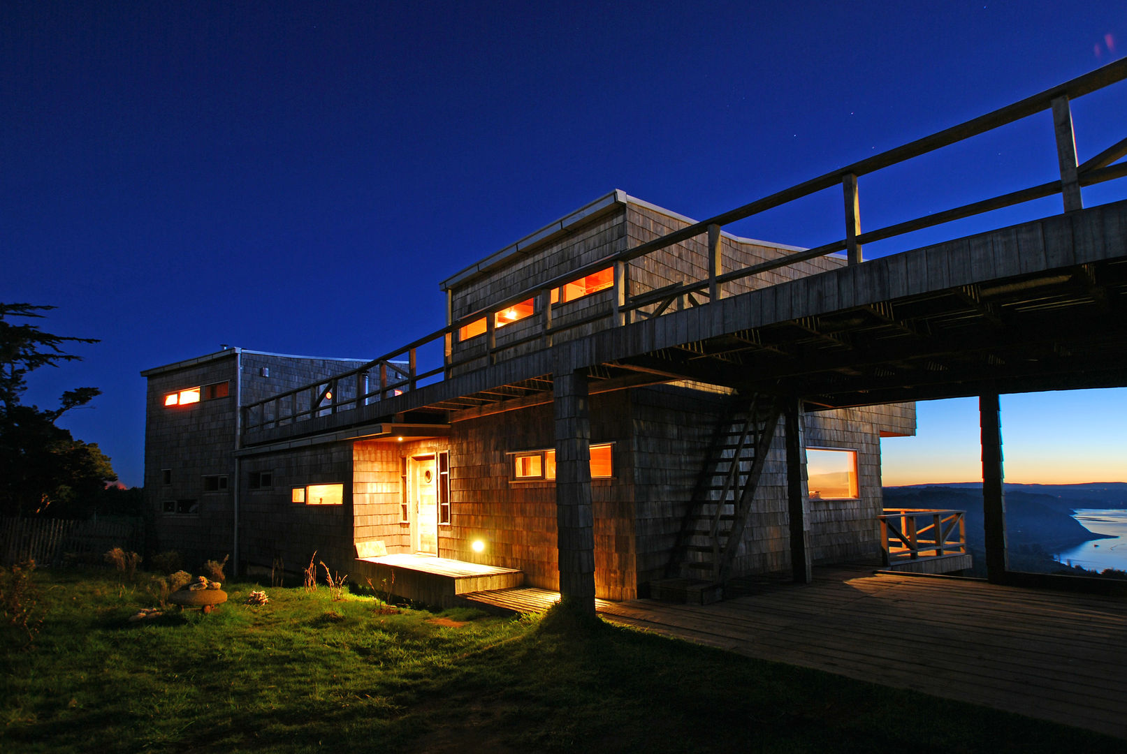 Casa Muelle, Jonás Retamal Arquitectos Jonás Retamal Arquitectos Maisons rurales