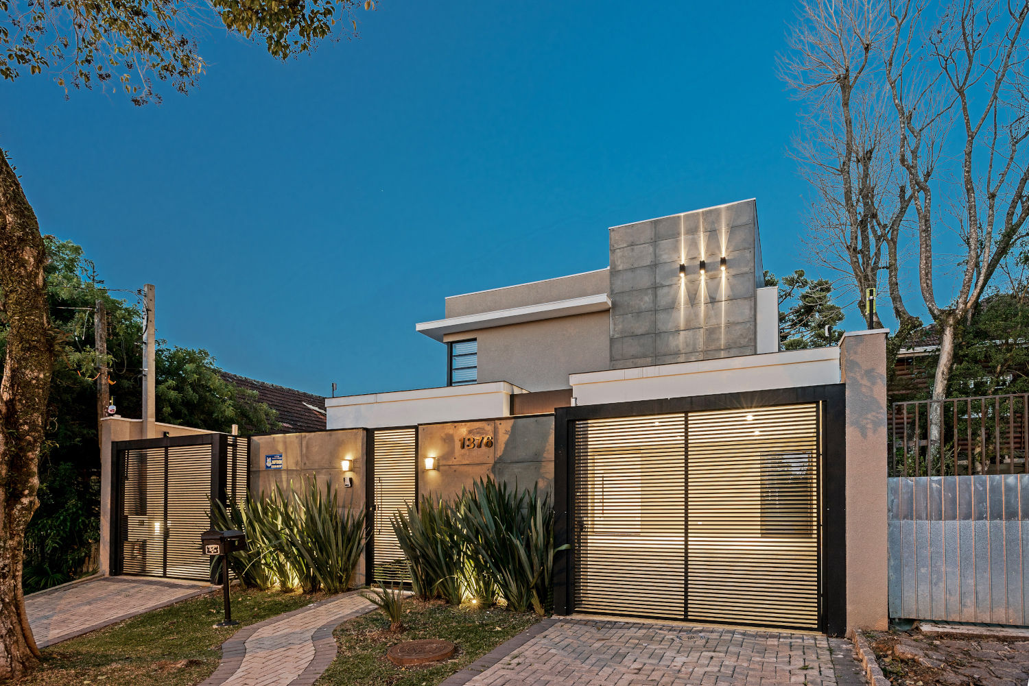 Residência Bom Retiro, TRÍADE ARQUITETURA TRÍADE ARQUITETURA Casas modernas