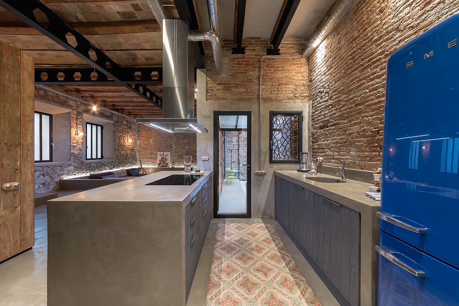 Un Piso con Personalidad Atrevida y mucho Estilo, N.A. Construcción N.A. Construcción Rustic style kitchen Bricks