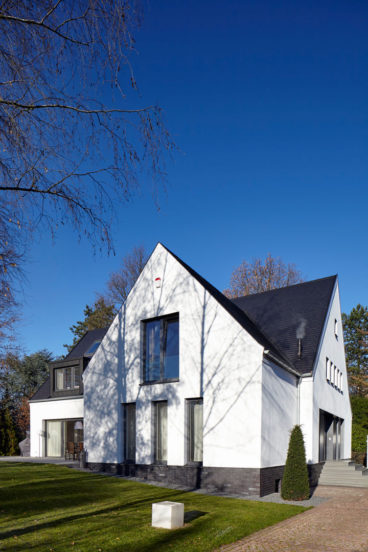 Haus Ku., Lioba Schneider Architekturfotografie Lioba Schneider Architekturfotografie Modern home