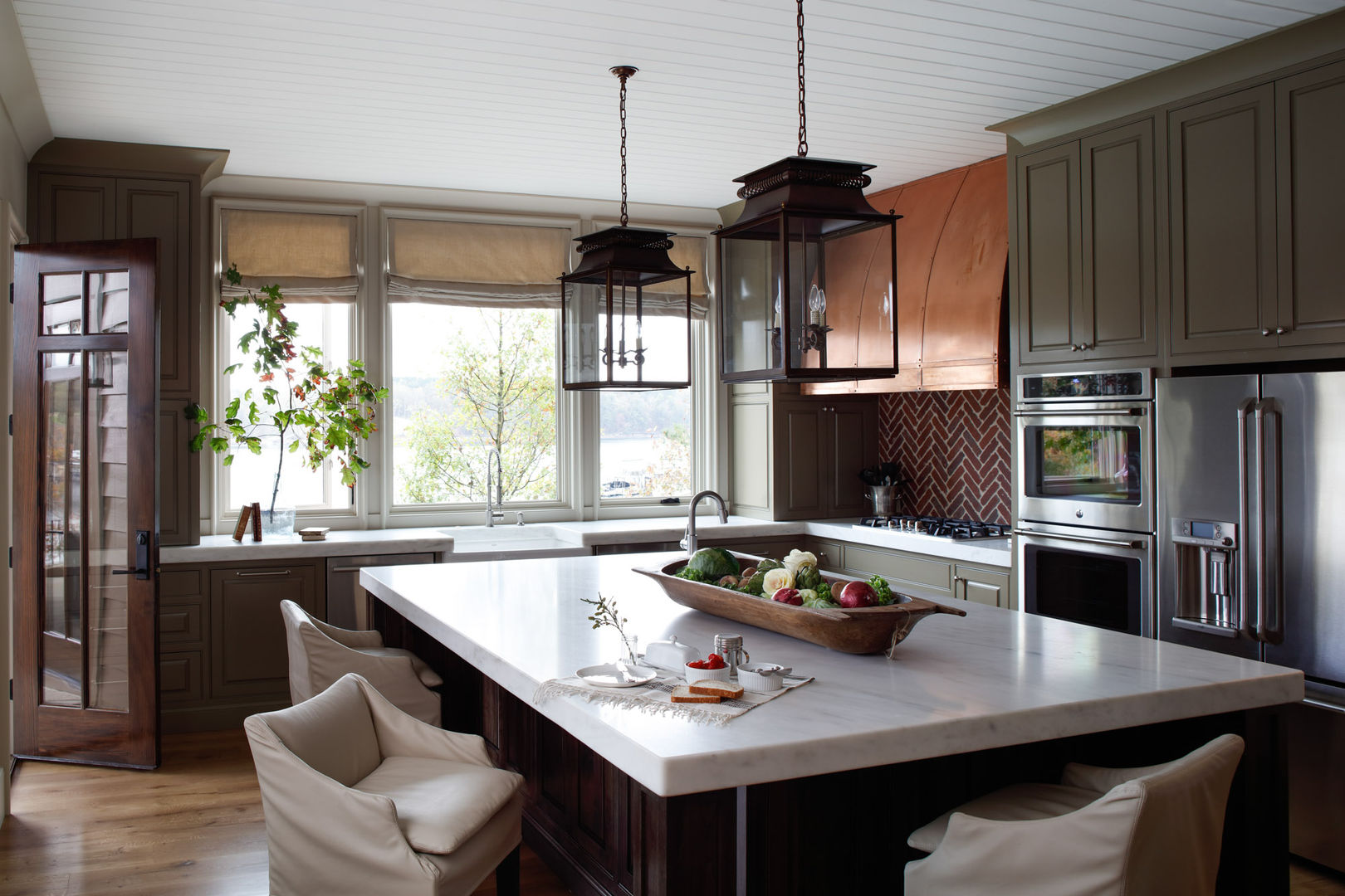 Lakefront Retreat, Christopher Architecture & Interiors Christopher Architecture & Interiors Kitchen