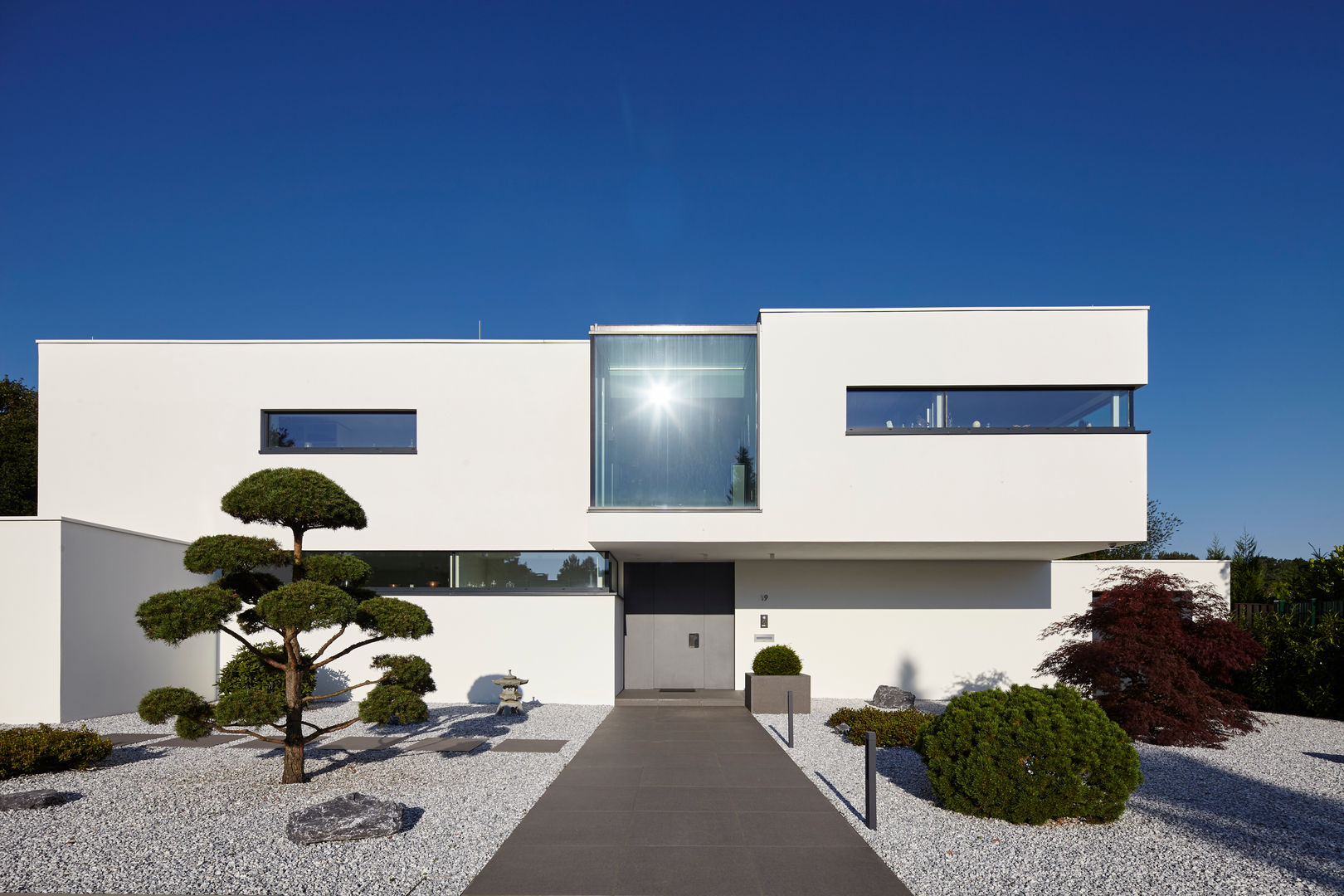 Moderne Luxusvilla im kubischen Stil, Lioba Schneider Architekturfotografie Lioba Schneider Architekturfotografie Casas estilo moderno: ideas, arquitectura e imágenes