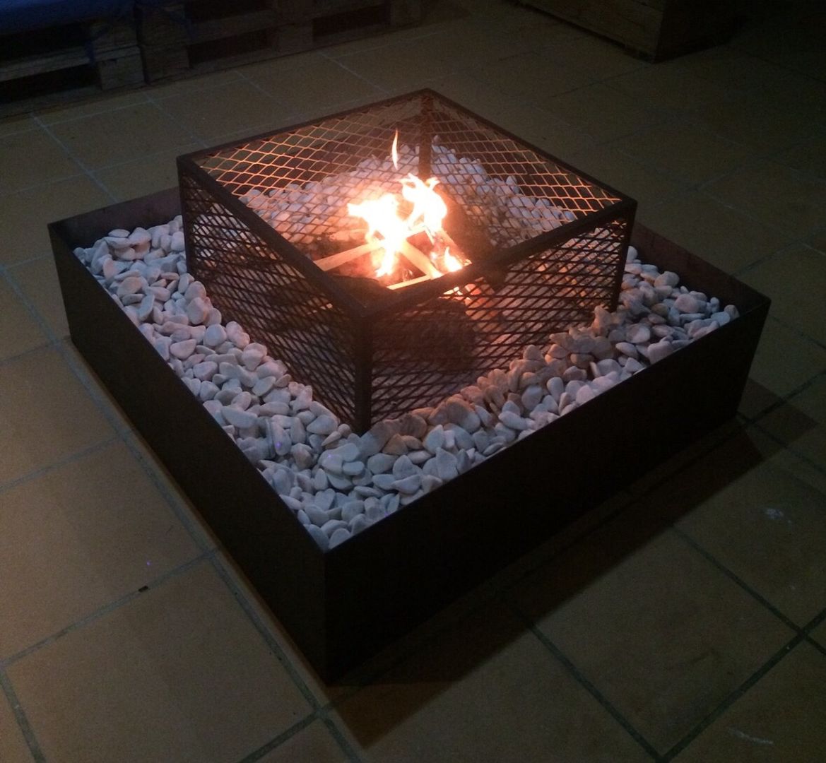 Lareiras de Exterior COSYFIRE, antonio.loebbert antonio.loebbert Modern garden Iron/Steel Fire pits & barbecues