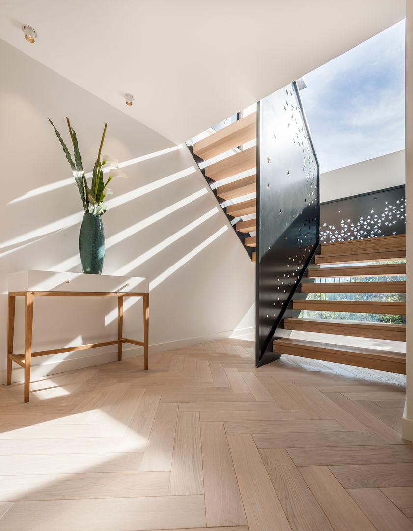 Wick Lane, Christchurch By Jigsaw Interior Design Jigsaw Interior Architecture & Design Modern corridor, hallway & stairs Metal