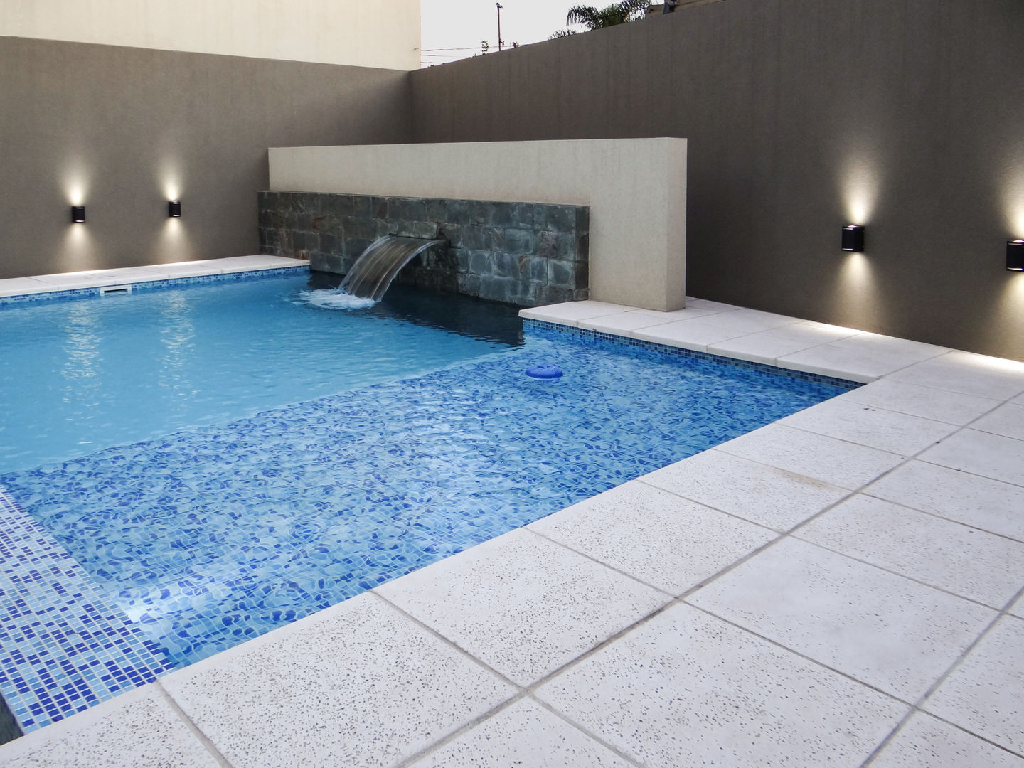 homify Piscinas modernas