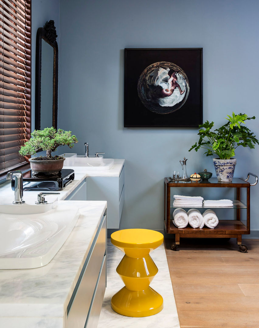 Master Bathroom hand basins homify Commercial spaces bathroom,luxury,bouroullec,Art deco,Marble,meiji period,bonsai,yellow,wood,grey,hansgrohe,pols potten,Hotels