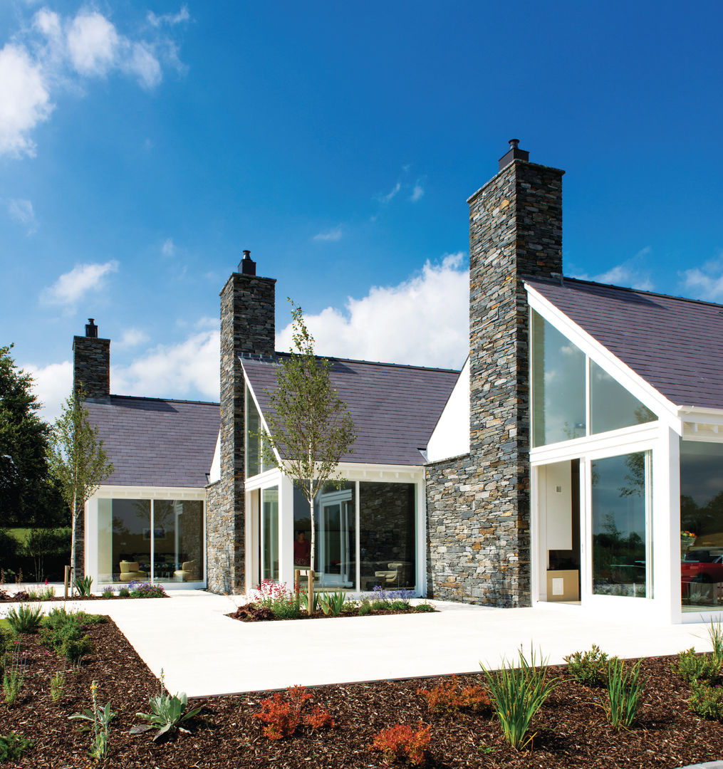 Modern house in Dromore Co Antrim homify 모던스타일 주택