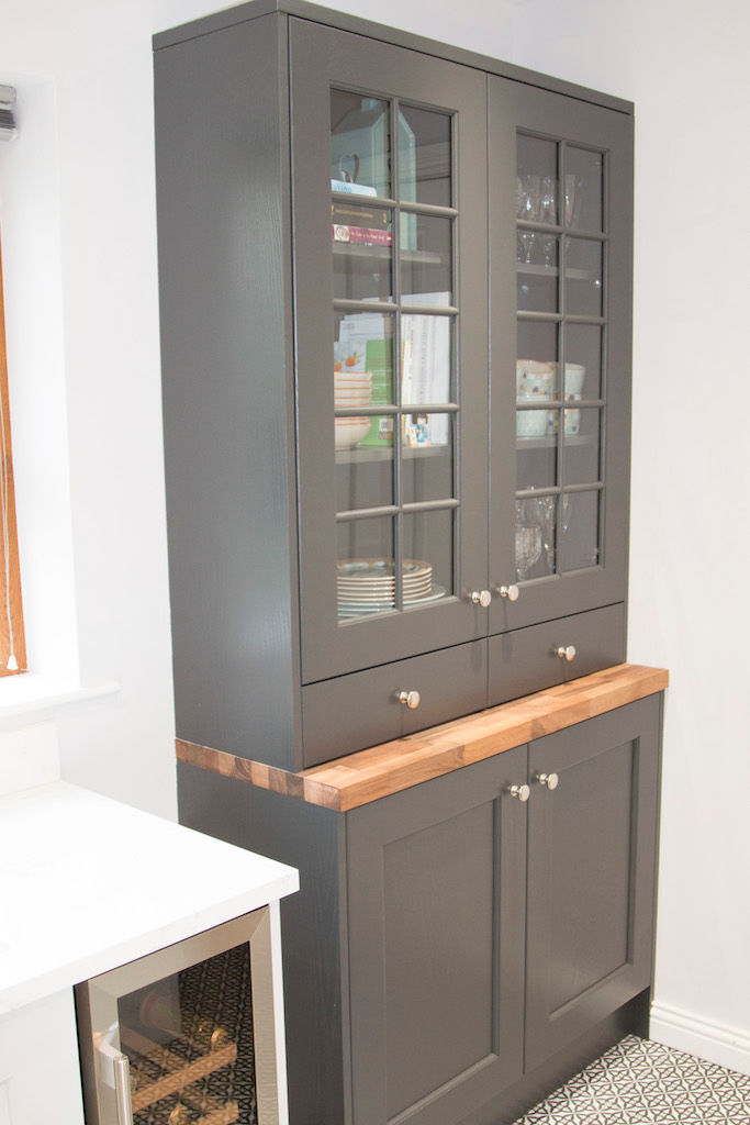 Graphite Grey Bespoke Dresser Unit, with Real Walnut Top homify Kitchen Wood Wood effect dresser,storage,grey,bespoke,walnut,classic,georgian panes,decorative