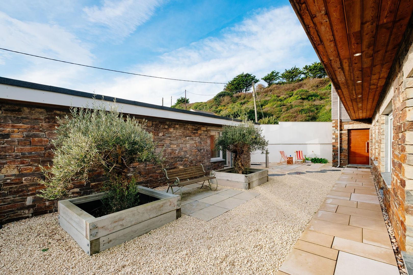 Treasure House, Polzeath | Cornwall, Perfect Stays Perfect Stays Casas estilo moderno: ideas, arquitectura e imágenes Court Yard,holiday home,wooden,Holiday home,Beach house