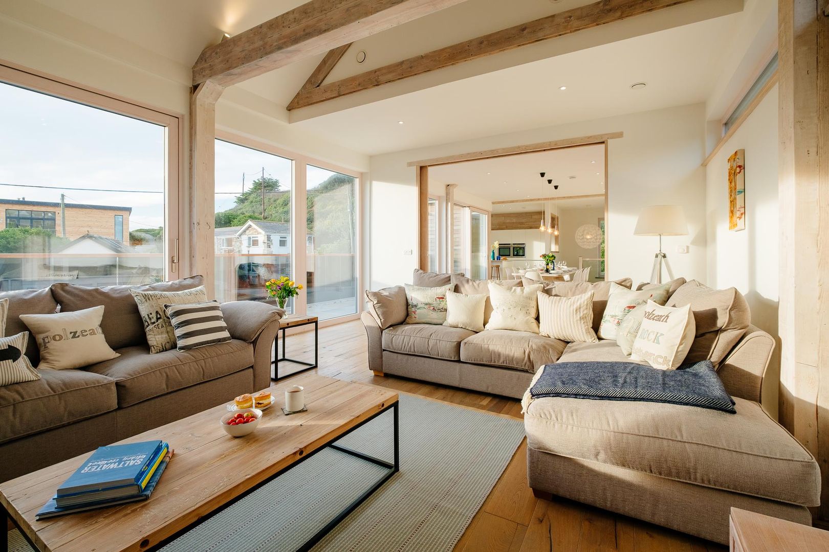 Treasure House, Polzeath | Cornwall, Perfect Stays Perfect Stays Rustic style living room Living room,beams,wooden,rustic,corner sofa,holiday home,beach house