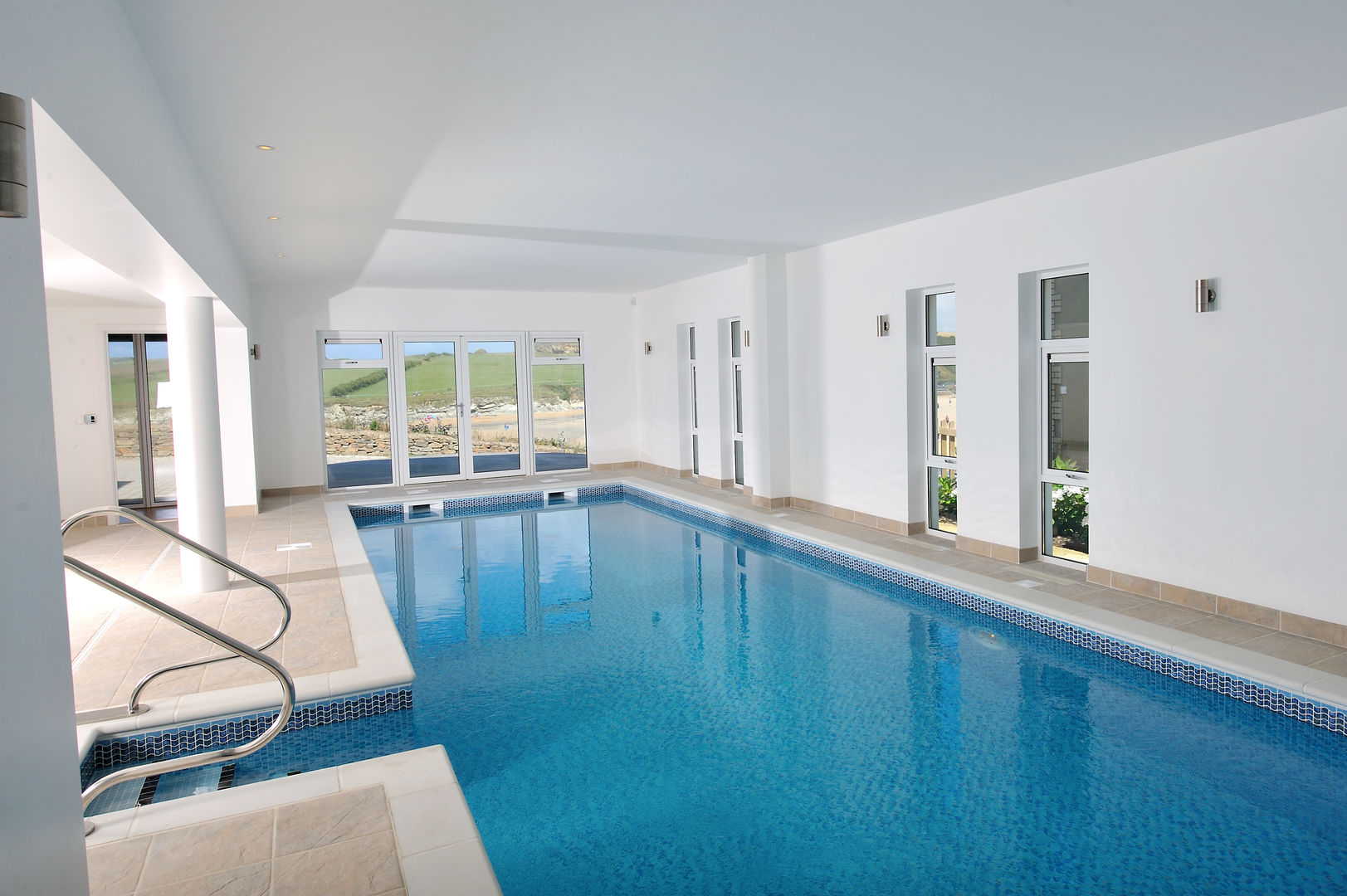 Sea House, Porth | Cornwall, Perfect Stays Perfect Stays สระว่ายน้ำ pool,indoor pool,swimming pool,luxury,holiday home,beach house,beach views