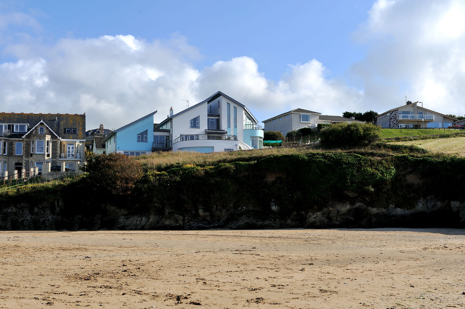 Sea House, Porth | Cornwall, Perfect Stays Perfect Stays Ausgefallene Häuser Holiday home,beach house,beach,on the beach,balcony,modern,luxury