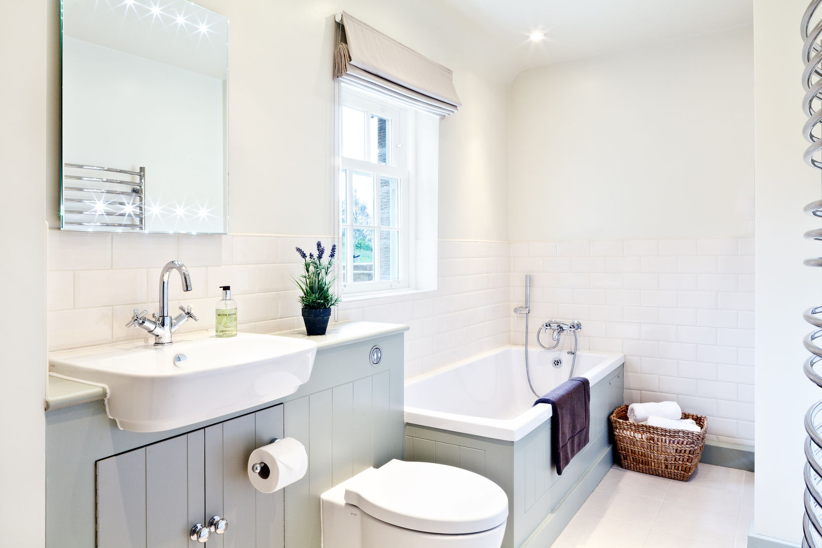 homify Eclectic style bathrooms Bathroom,recessed basin,tongue and groove,back to wall pan