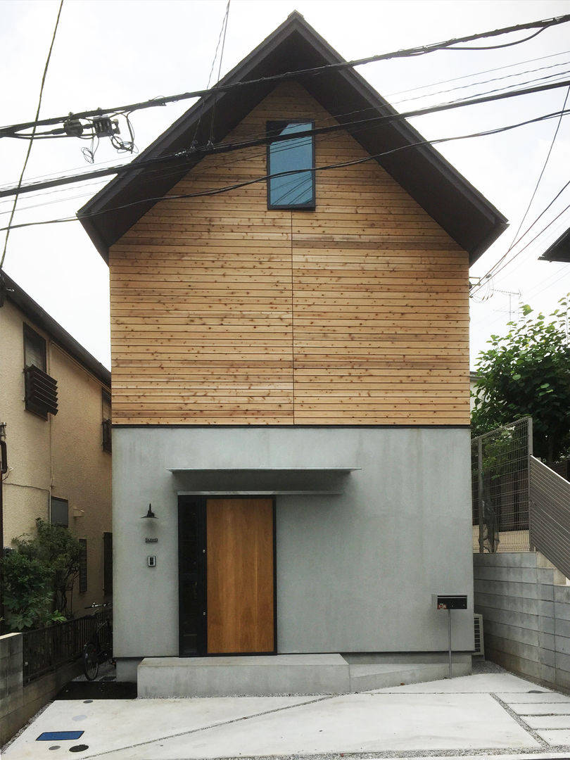 ステップフロアの住処, すわ製作所 すわ製作所 Casas de estilo ecléctico Madera Acabado en madera