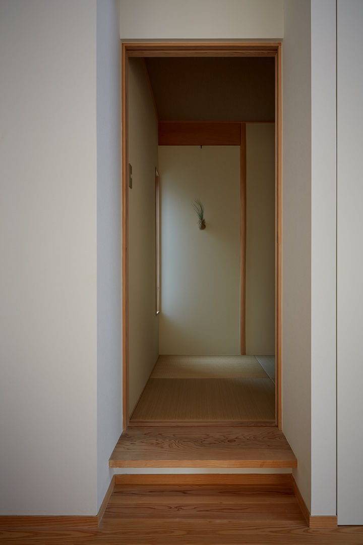 湖沼に建つ家, toki Architect design office toki Architect design office 視聽室 木頭 Wood effect