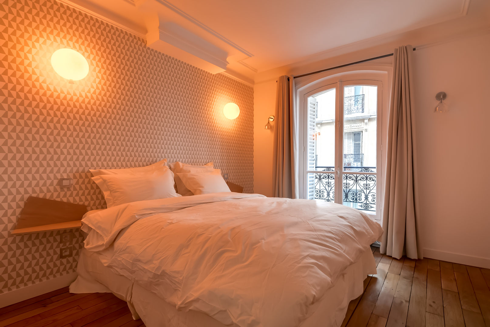 Un Appartement locatif saisonnier au coeur de Paris, ATELIER FB ATELIER FB Chambre d'enfant moderne