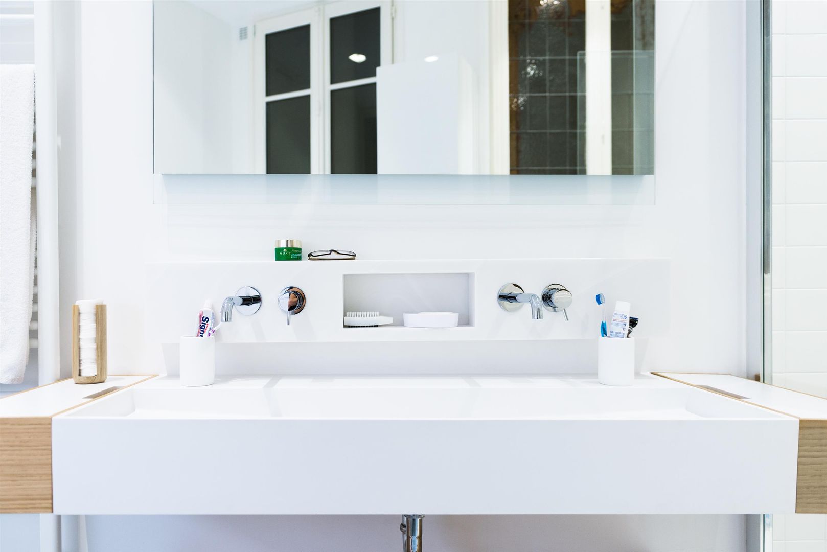 Autour d'une cuisine Dînatoire, ATELIER FB ATELIER FB Modern bathroom Sinks