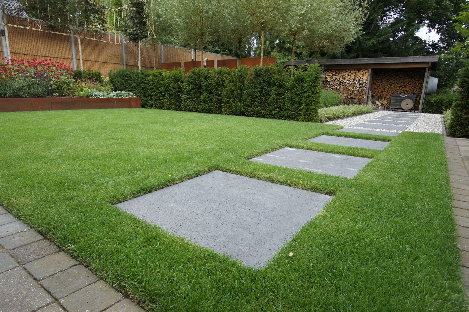 Tuin, GroenerGras Hoveniers Breda GroenerGras Hoveniers Breda 庭院