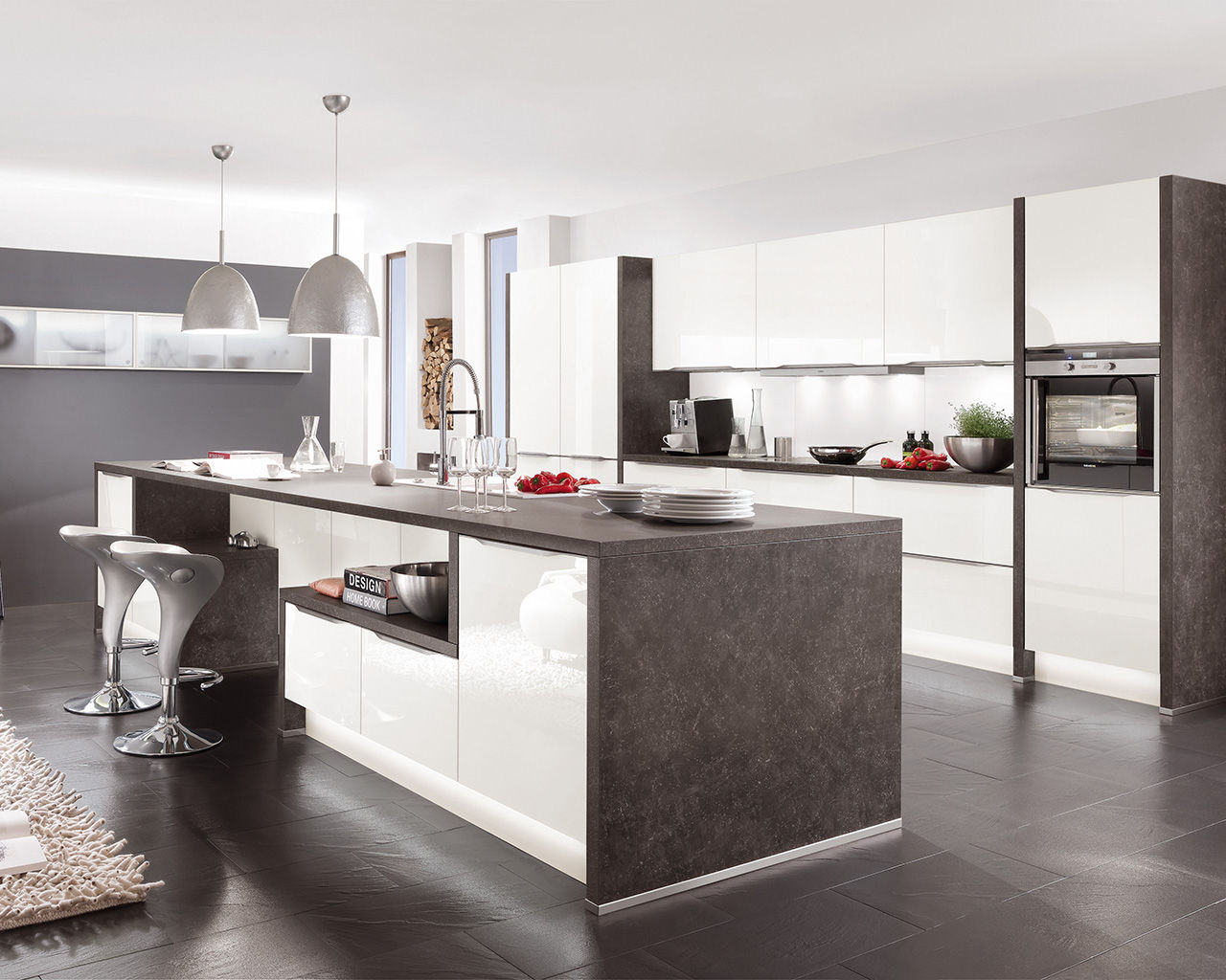 Cocina Moderna Marbella homify Cocinas de estilo moderno Vidrio Estanterías y gavetas