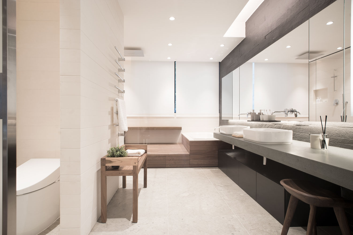 homify Modern Banyo Taş