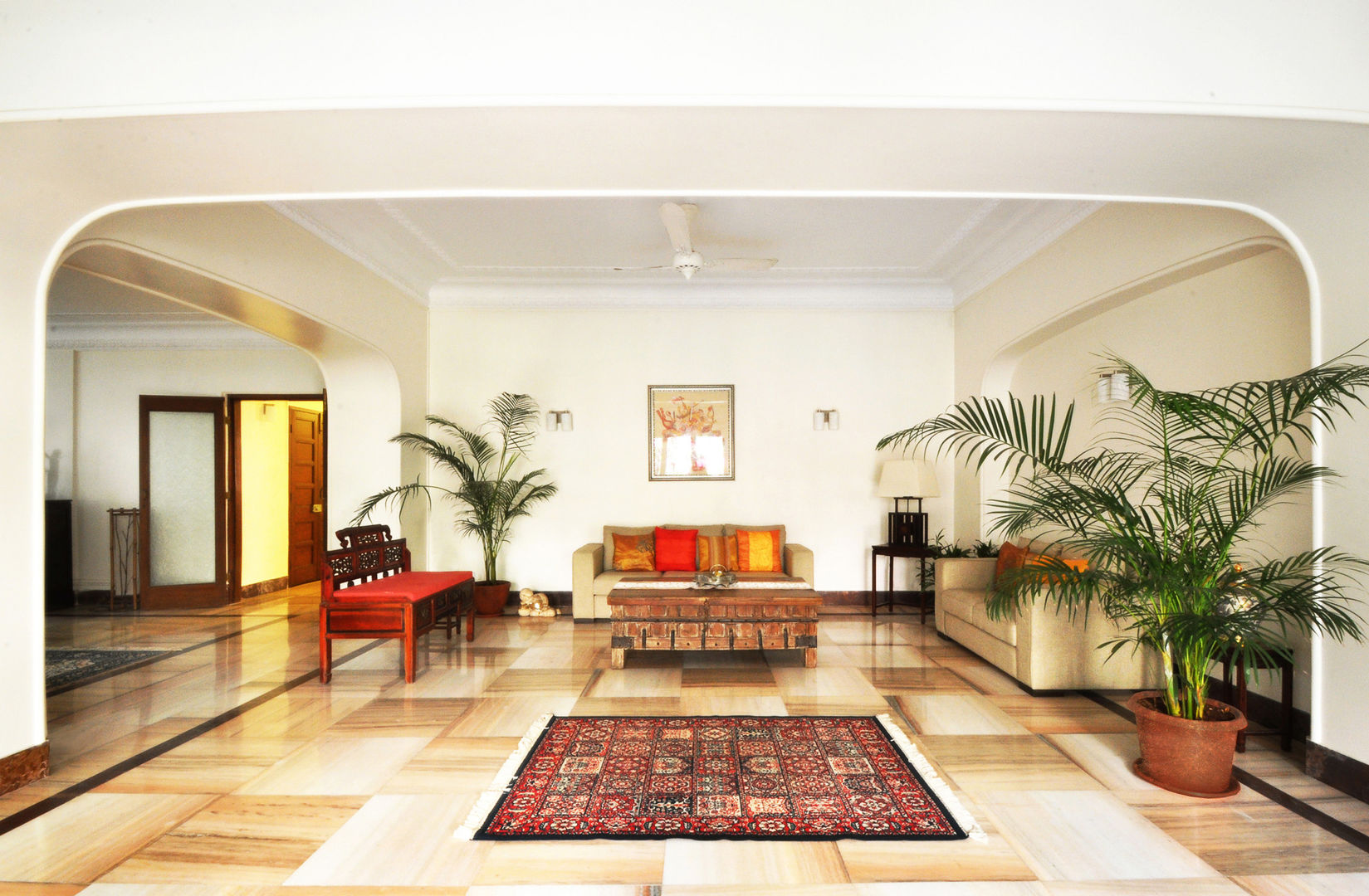 Residence at Carmichael Road, Dhruva Samal & Associates Dhruva Samal & Associates Livings de estilo colonial