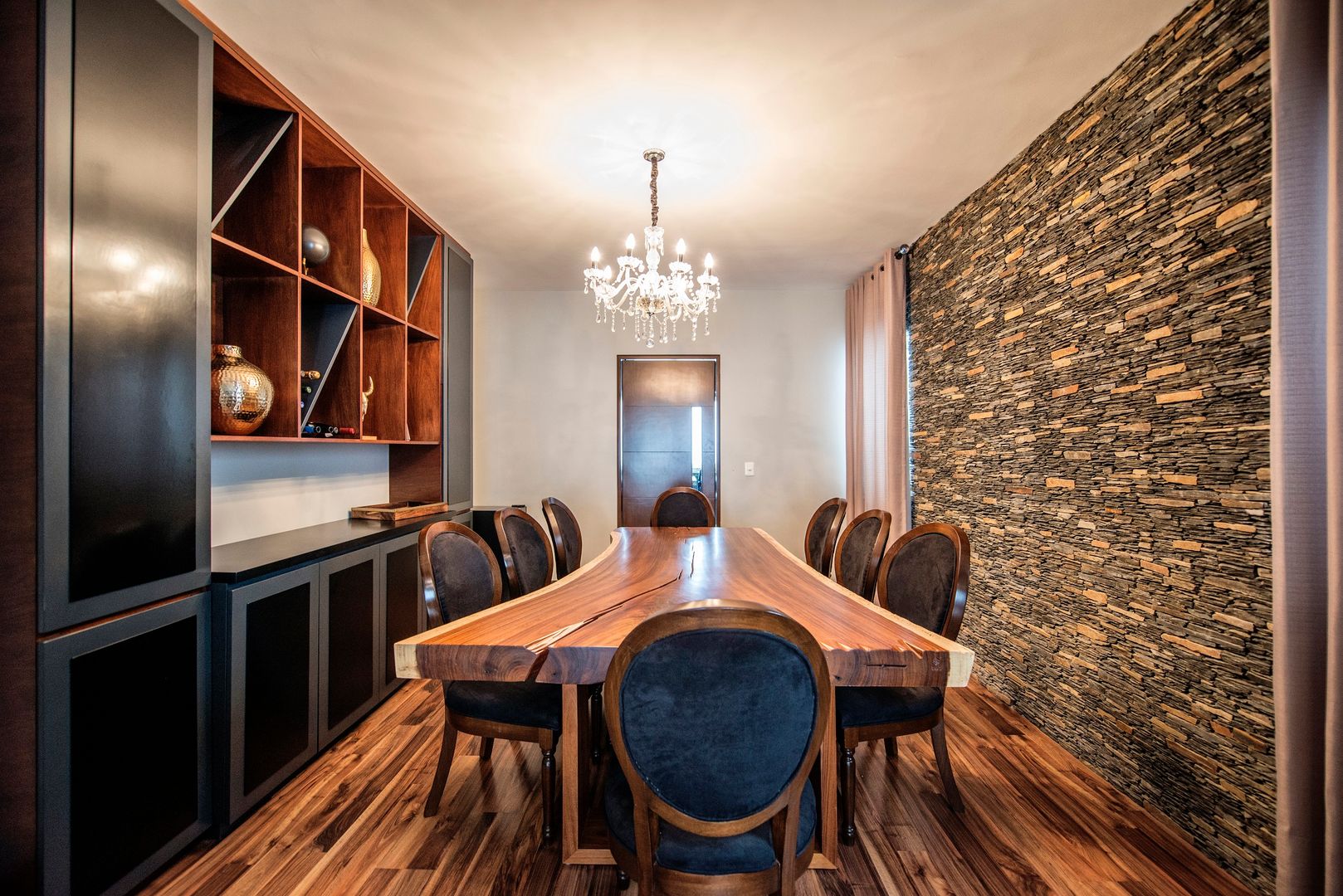 COLINAS DEL VALLE, Estudio Tanguma Estudio Tanguma Eclectic style dining room Wood Wood effect