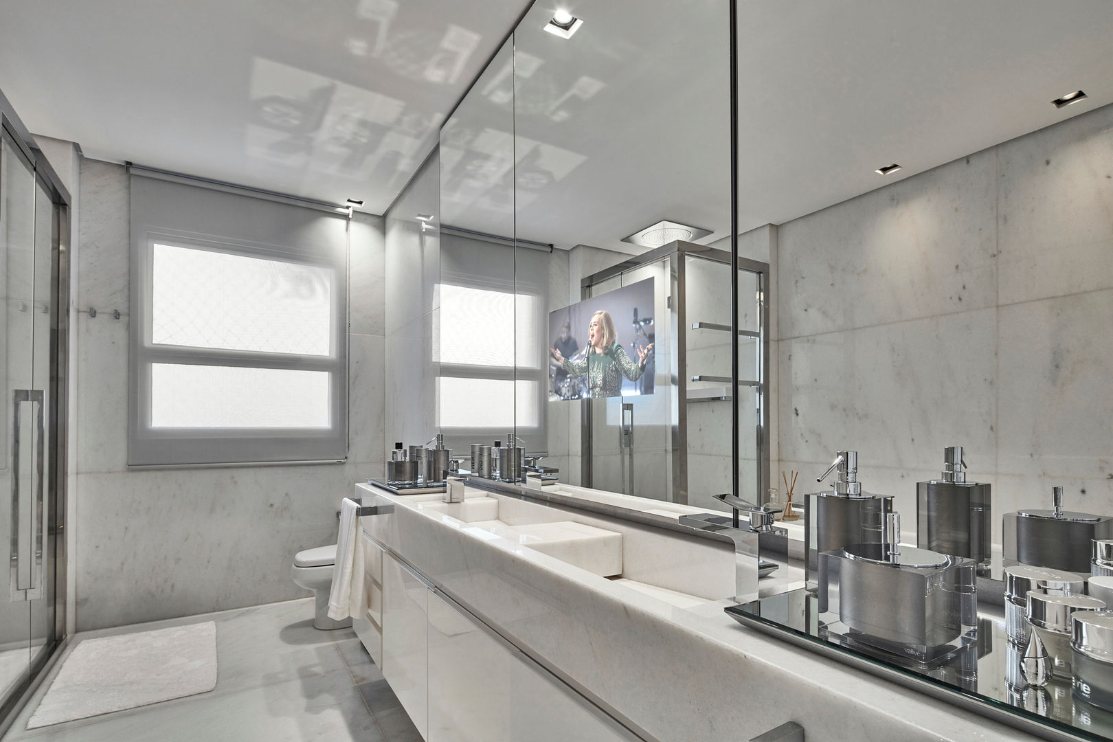 Banho master Alessandra Contigli Arquitetura e Interiores Banheiros modernos