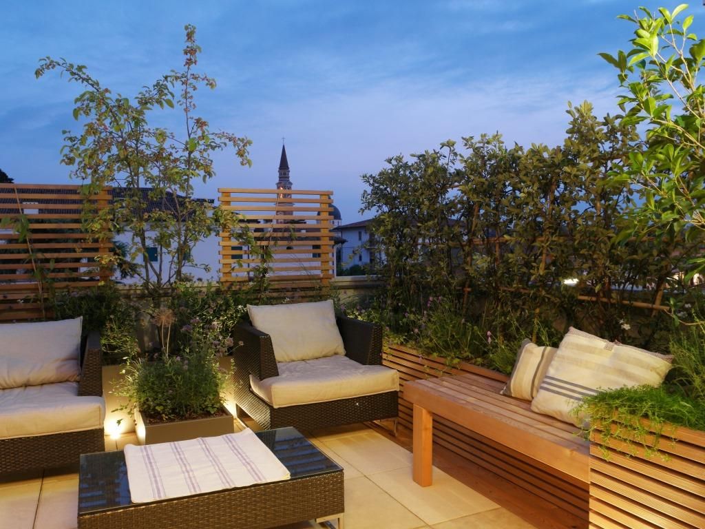 Wood and Green, Paola Thiella Paola Thiella Mediterranean style balcony, veranda & terrace