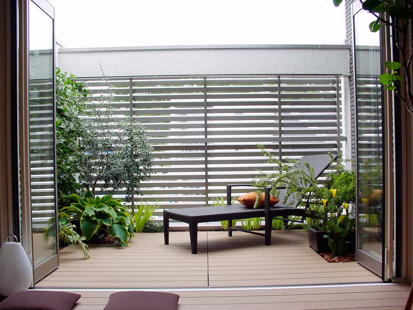 Balcony, （有）ハートランド （有）ハートランド Modern Terrace Aluminium/Zinc