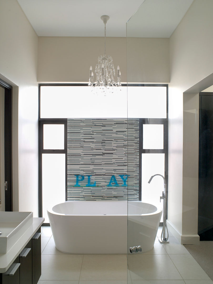 Bathroom ensuite for Bed 1 Deborah Garth Interior Design International (Pty)Ltd Modern bathroom