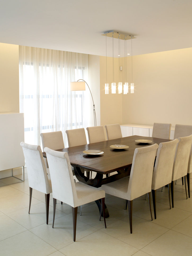 new dining area Deborah Garth Interior Design International (Pty)Ltd Modern dining room