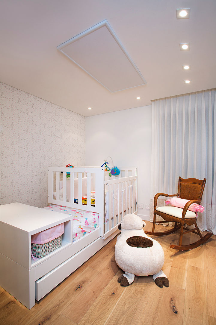 homify Modern nursery/kids room