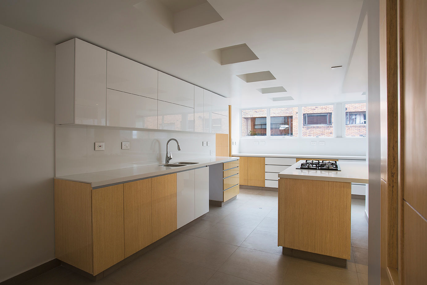 homify Modern kitchen