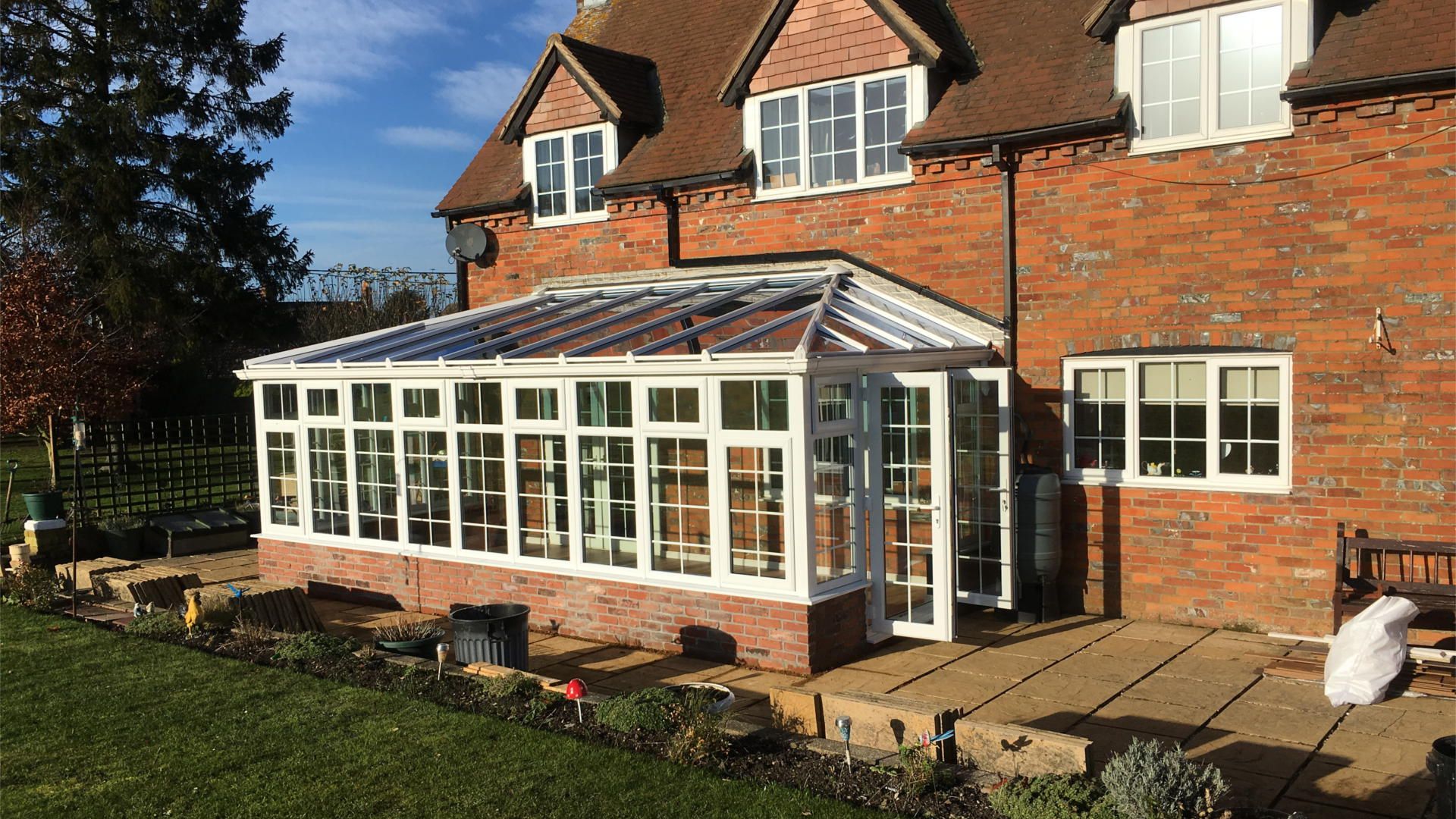 Conservatory Completed in 7 Days homify Giardino d'inverno in stile classico conservatory