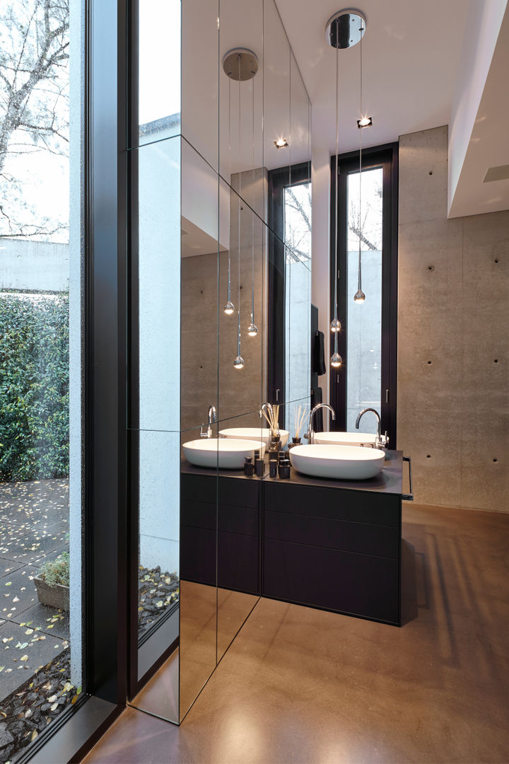 Haus Th., Lioba Schneider Architekturfotografie Lioba Schneider Architekturfotografie Modern bathroom