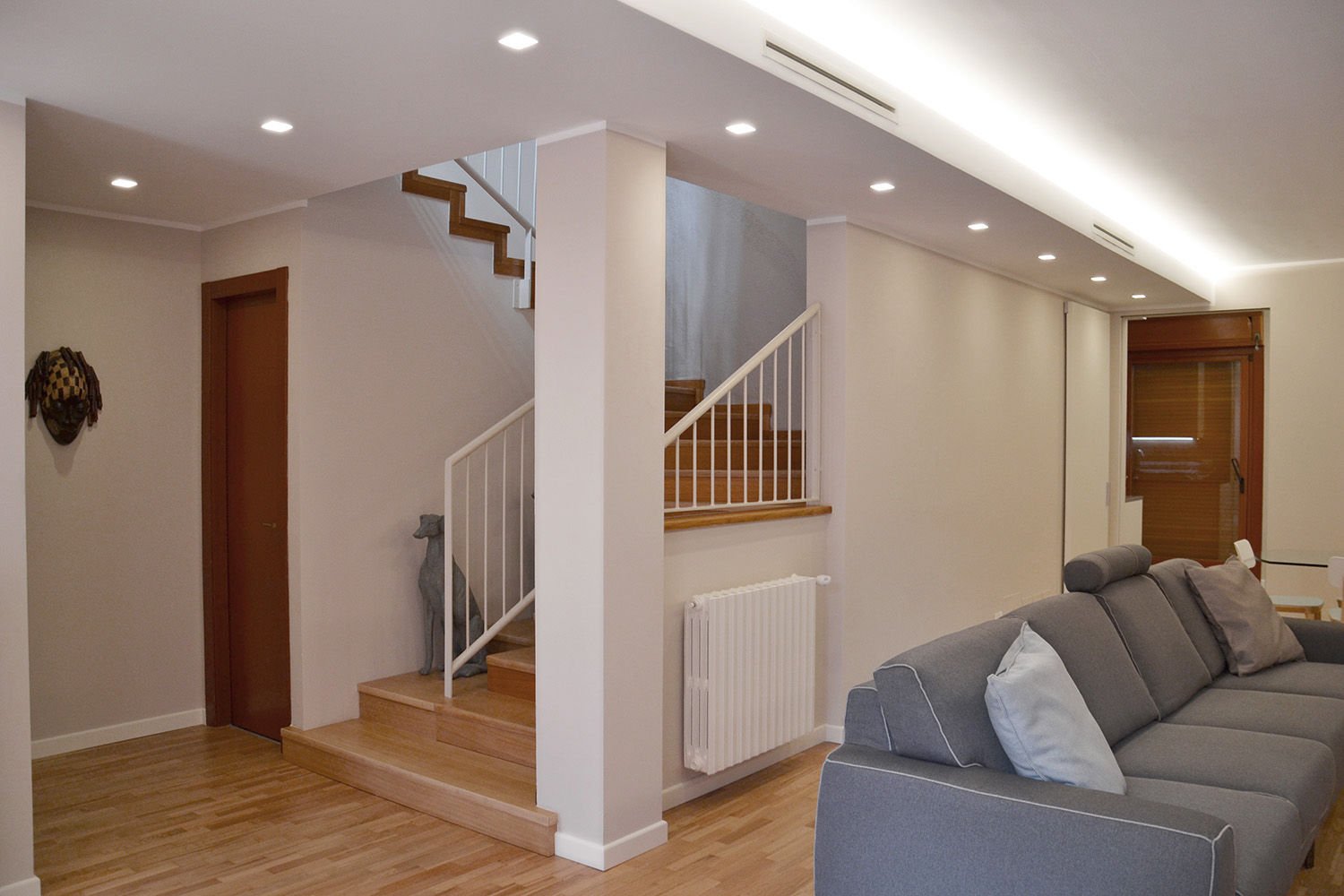 Villa Urbana, DCA Studio - Davide Carelli Architetto DCA Studio - Davide Carelli Architetto Modern Corridor, Hallway and Staircase