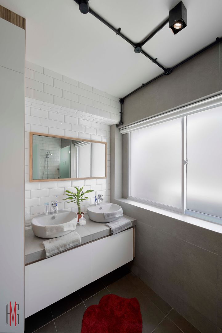 Modern Scandinavian HDB Apartment, HMG Design Studio HMG Design Studio Modern bathroom Tiles subway tiles,dual sink,toilet