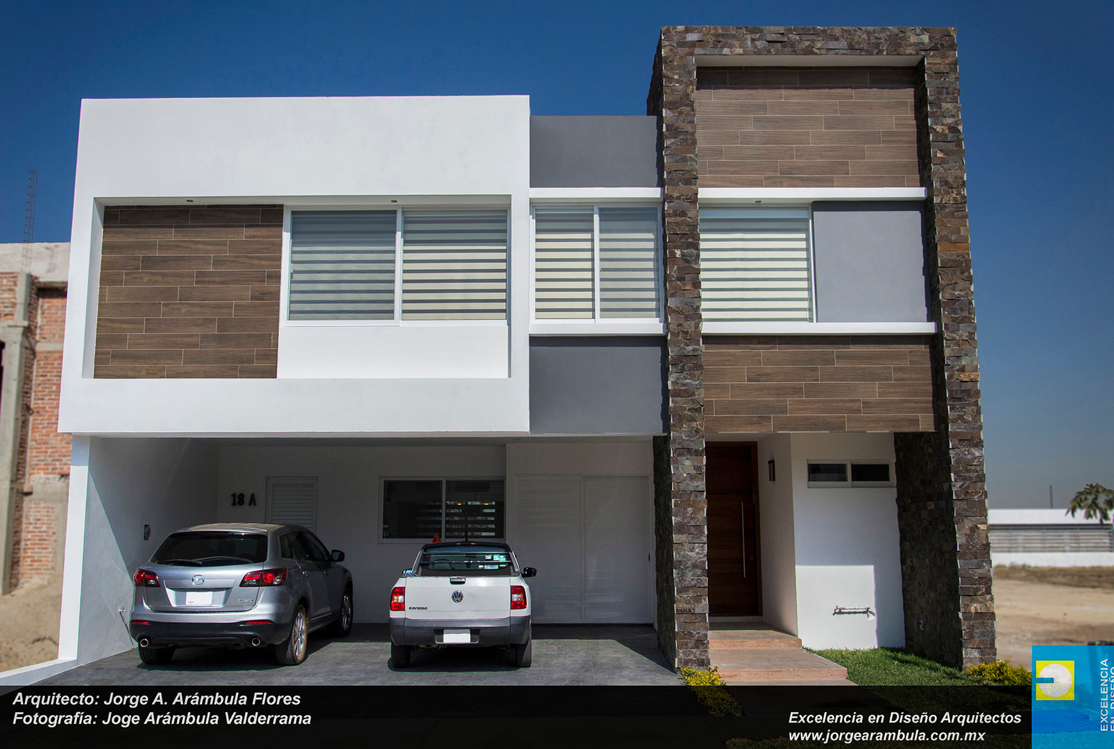 RESIDENCIA GACO, Excelencia en Diseño Excelencia en Diseño Minimalist houses Stone