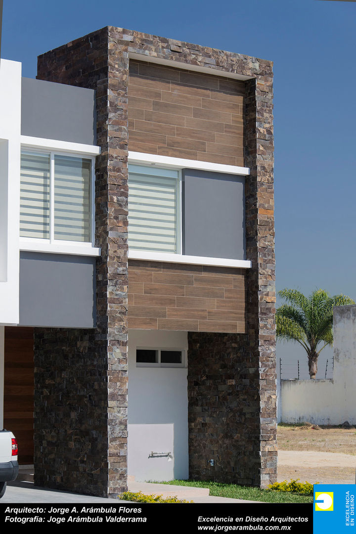 INGRESO Excelencia en Diseño Casas de estilo minimalista Ladrillos